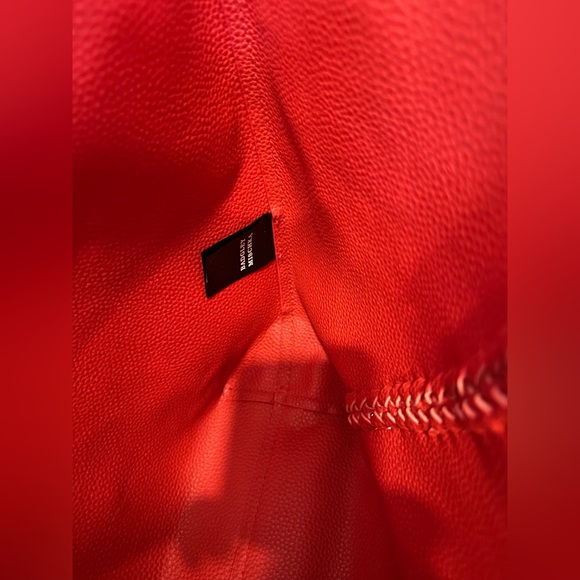 NWT Badgley Mischka Red Tote Bag with Gold Chain Design - Picture 7 of 8